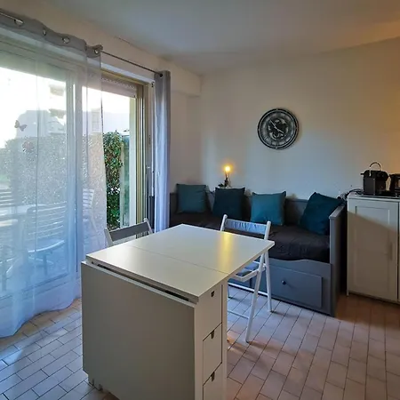 En Rez-de-jardin, 2 Couchages, A 10m De La Du Lavandou, Parking, Clim, Tennis. - Fr-1-803-10 Apartamento *